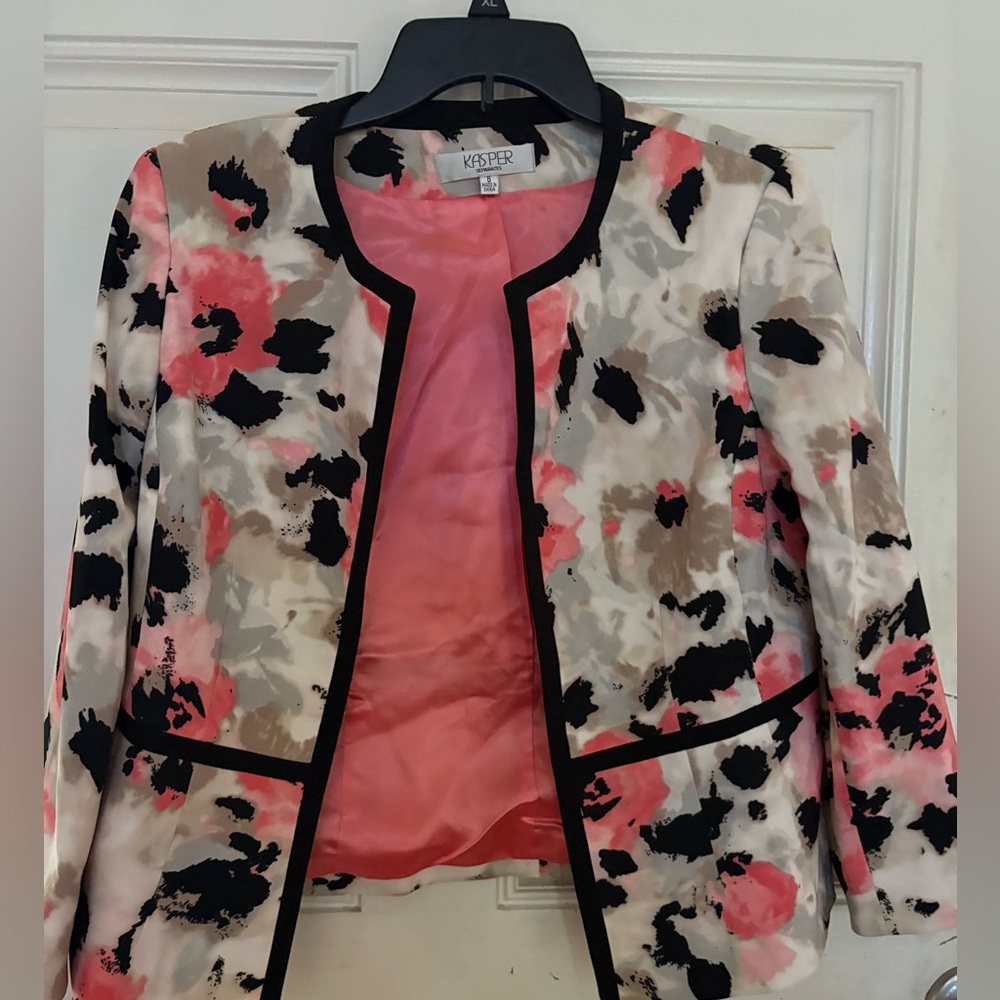 Kasper Women's Vibrant Pink and Black Blazer